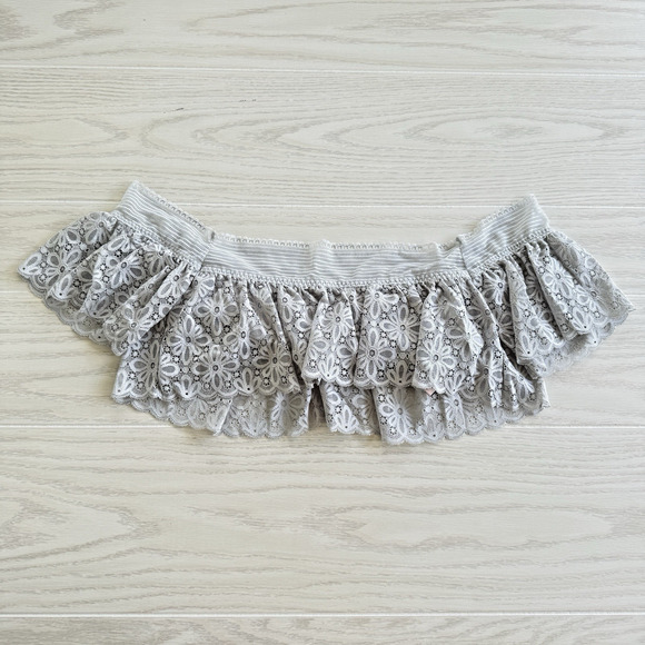 Victoria's Secret Silver Gray Lace Crop Off the Shoulder Flounce Bralette Large - Picture 2 of 8